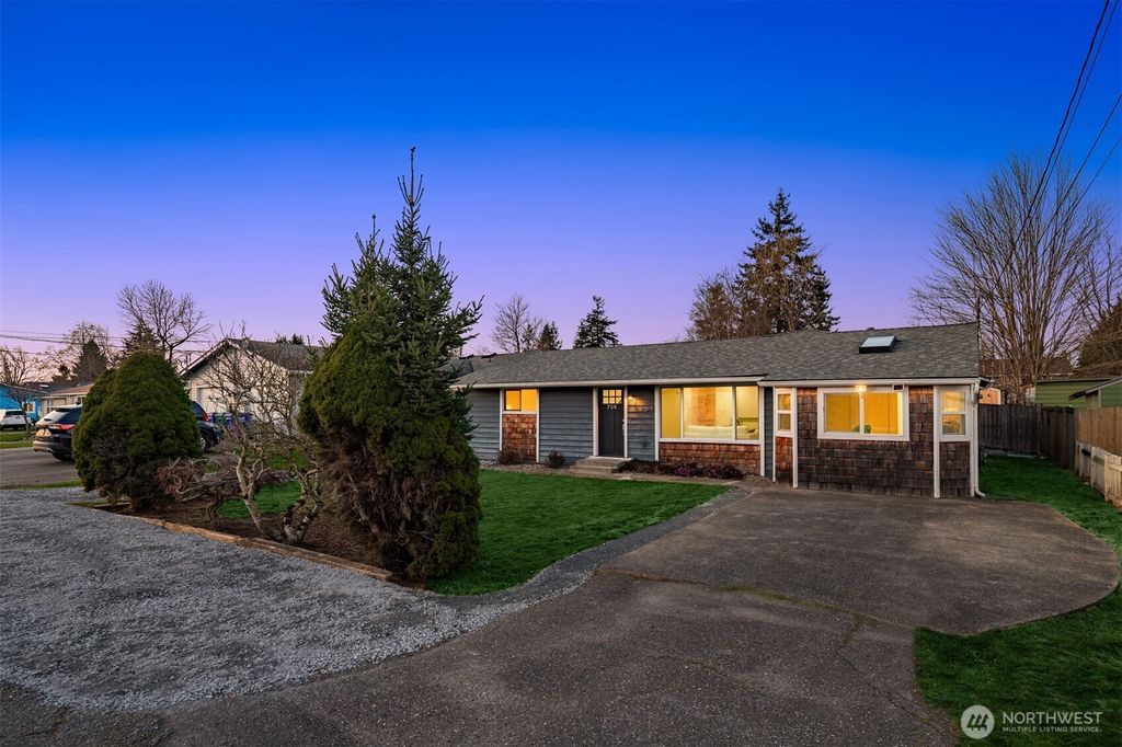 Photo of 709 93rd Street SW, Everett, WA 98204 (MLS # 2478530)