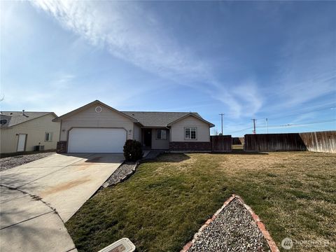 Photo of 111 W Annie Place, Ellensburg, WA 98926 (MLS # 2486703)