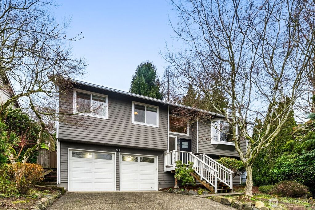 Photo of 7927 5th Avenue SW, Seattle, WA 98106 (MLS # 2494277)