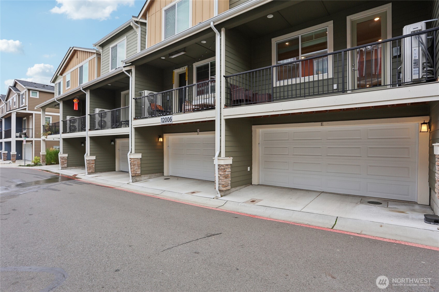 12006 NE 194th Court E