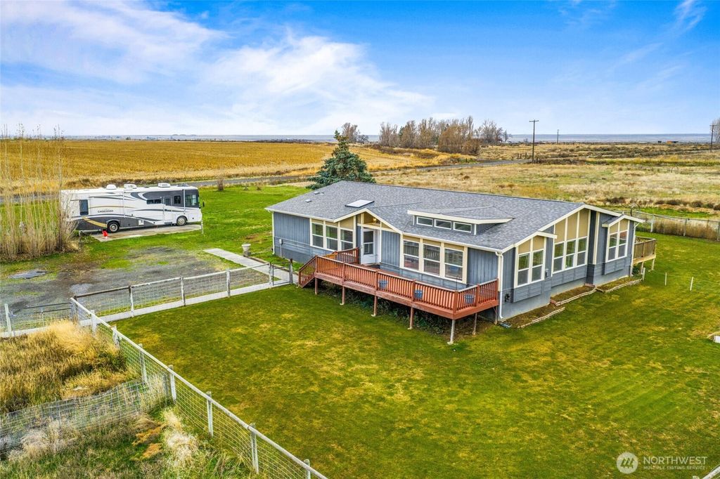 Photo of 9468 Rd 14 NE, Moses Lake, WA 98837 (MLS # 2459604)