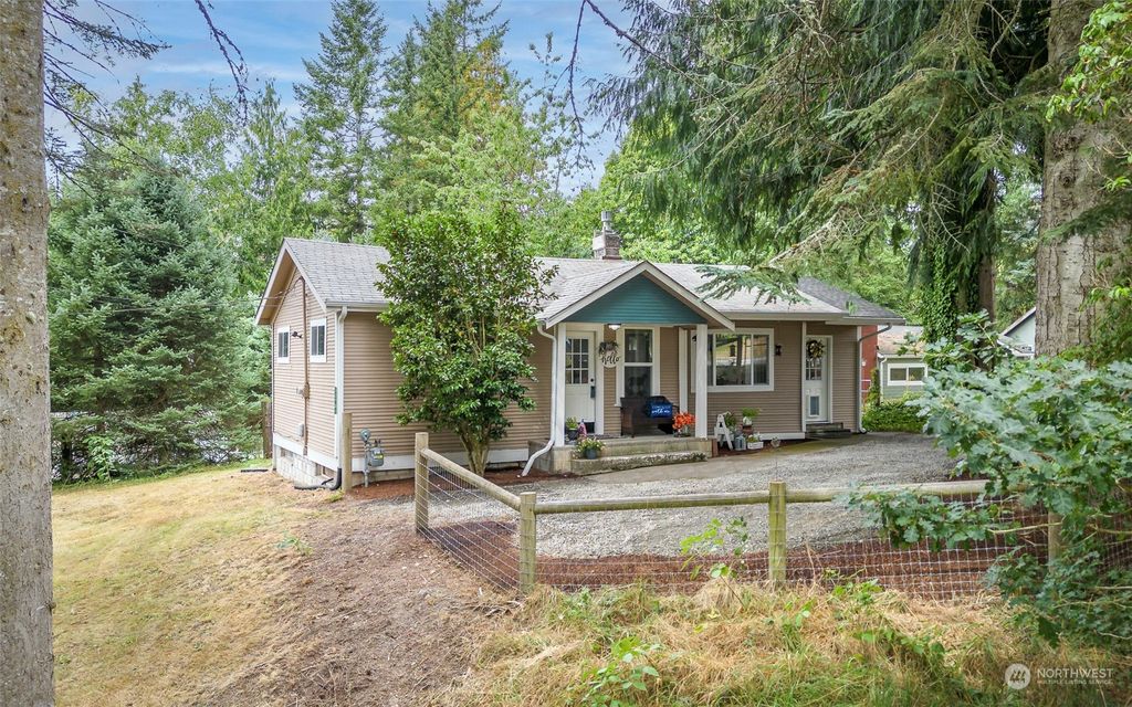 Photo of 32701 5th Avenue, Black Diamond, WA 98010 (MLS # 2149664)