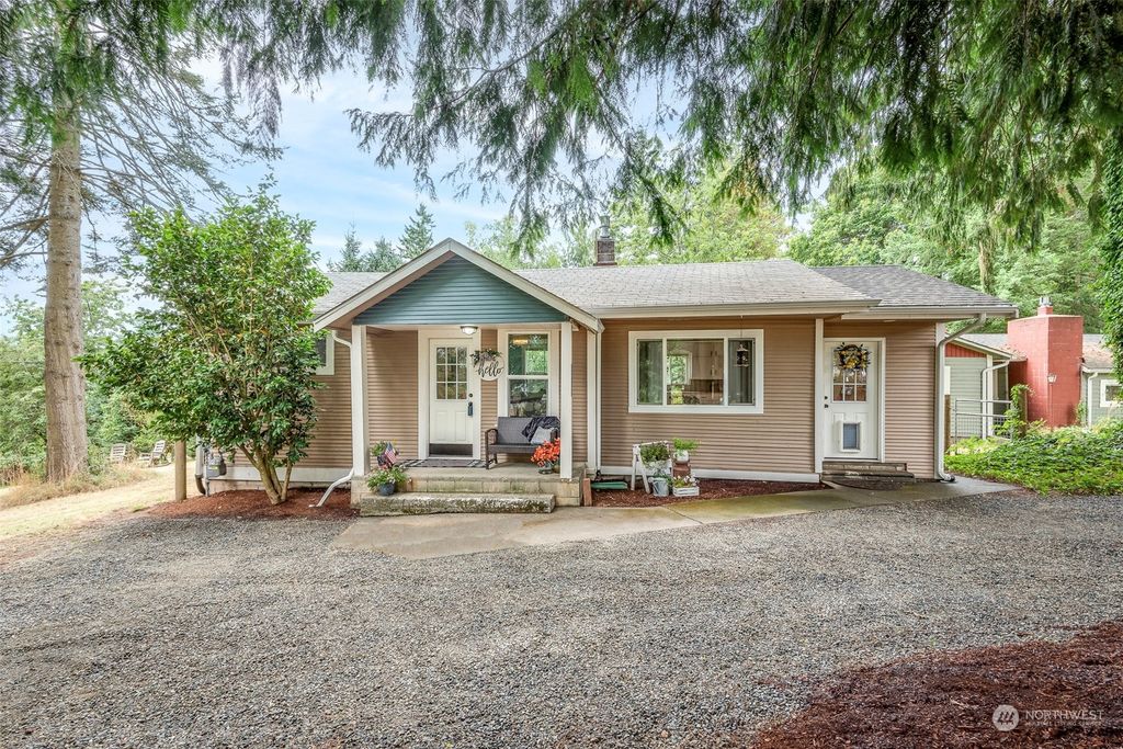 Photo of 32701 5th Avenue, Black Diamond, WA 98010 (MLS # 2149664)