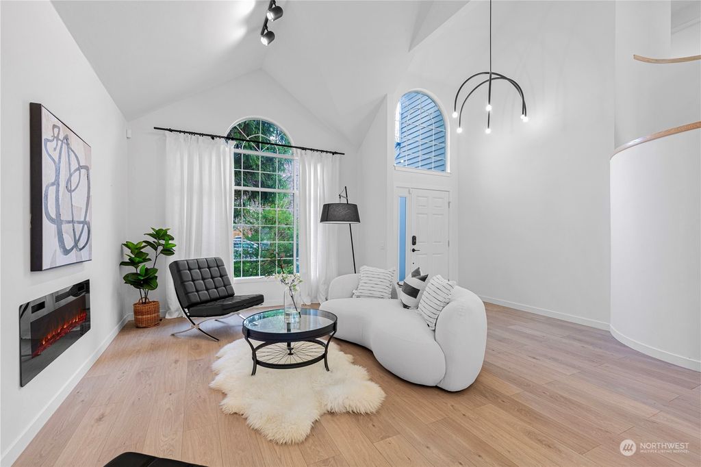 Photo of 12833 NE 141st Court, Kirkland, WA 98034 (MLS # 2206673)