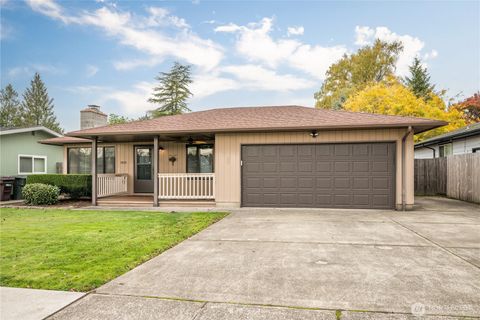 Photo of 3108 Louisiana Street, Longview, WA 98632 (MLS # 2449185)