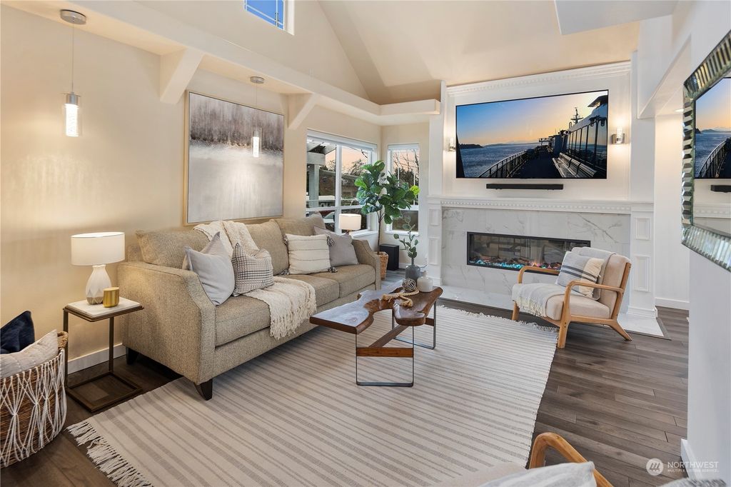 Photo of 9609 13th Avenue SW, Seattle, WA 98106 (MLS # 2232205)