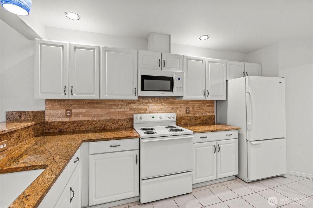 Photo of 2026 S 368th Place, Federal Way, WA 98003 (MLS # 2357856)