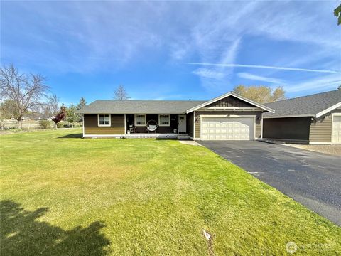 Photo of 4 River Overlook Street, Omak, WA 98841 (MLS # 2499102)