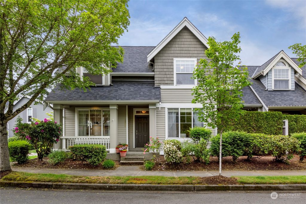 Photo of 1954 14th Court NE, Issaquah, WA 98029 (MLS # 2243926)