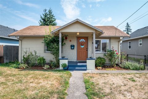 Photo of 906 S 6th Avenue, Kelso, WA 98626 (MLS # 2429937) Photo of 906 S 6th Avenue, Kelso, WA 98626 (MLS # 2429937)
