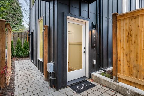 4220 Latona Avenue NE, Seattle, WA 98105 - MLS#: 2312269
