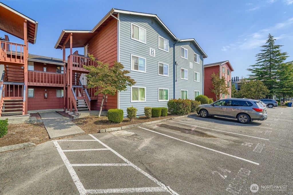 Photo of 3402 I Street NE #H202, Auburn, WA 98002 (MLS # 2592082)