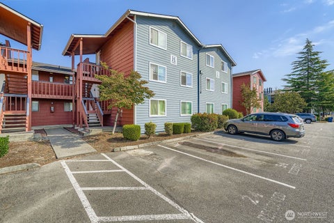 Photo of 3402 I Street NE #H202, Auburn, WA 98002 (MLS # 2592082)