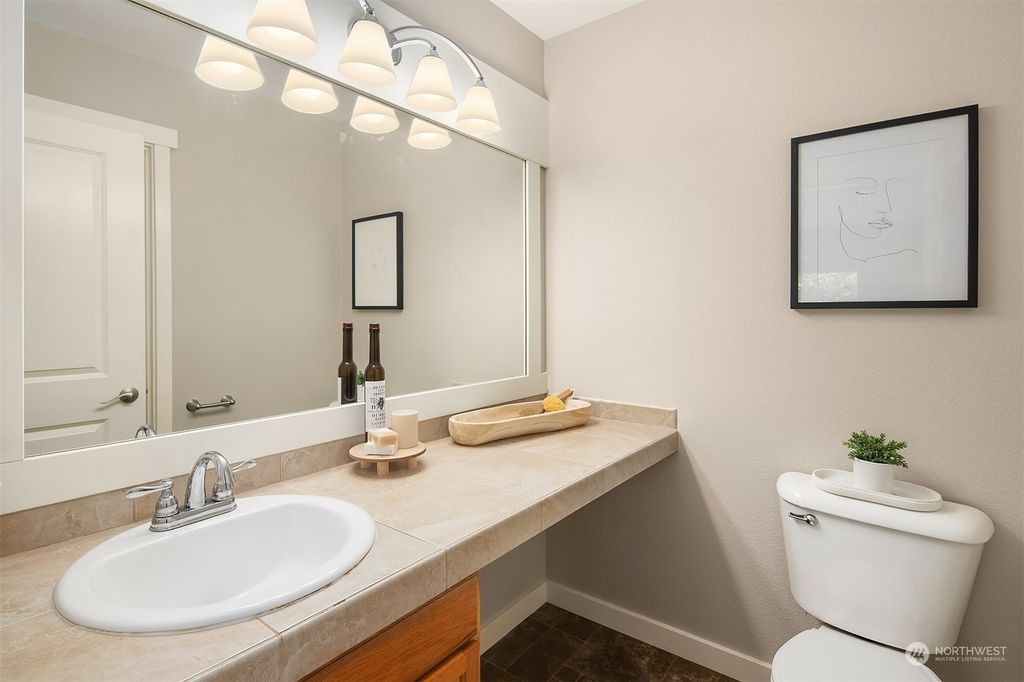 listing image 9361004000134381390
