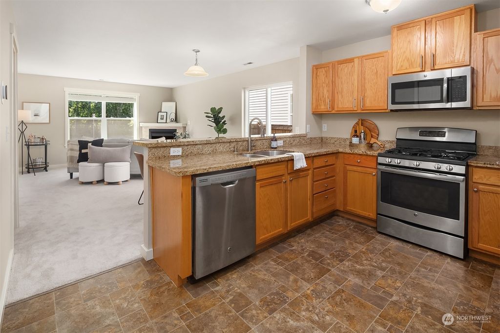 listing image 9361441716655154064