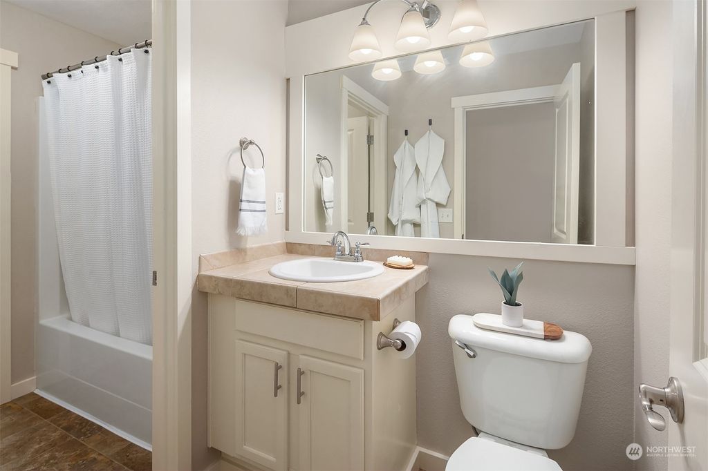 listing image 9364909271696729906