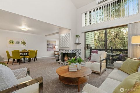 6 Lake Bellevue Drive 201 Bellevue WA 98005