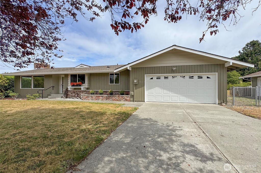 Photo of 860 Thornton Drive, Sequim, WA 98382 (MLS # 2546297)