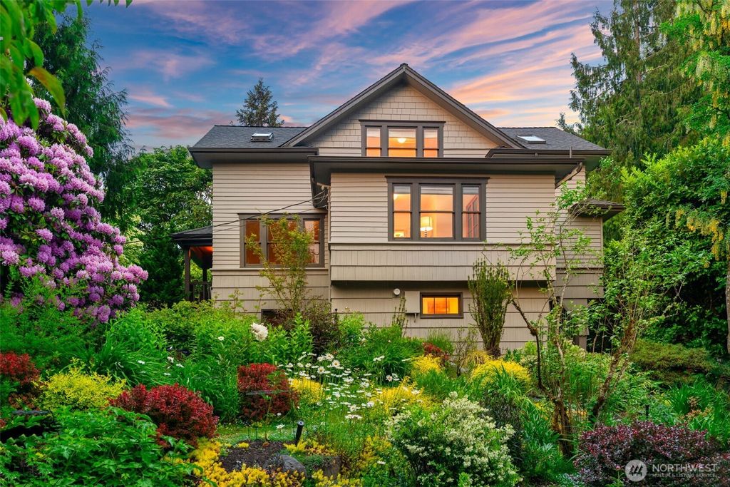 Photo of 2701 NE 94th Street, Seattle, WA 98115 (MLS # 2531103)