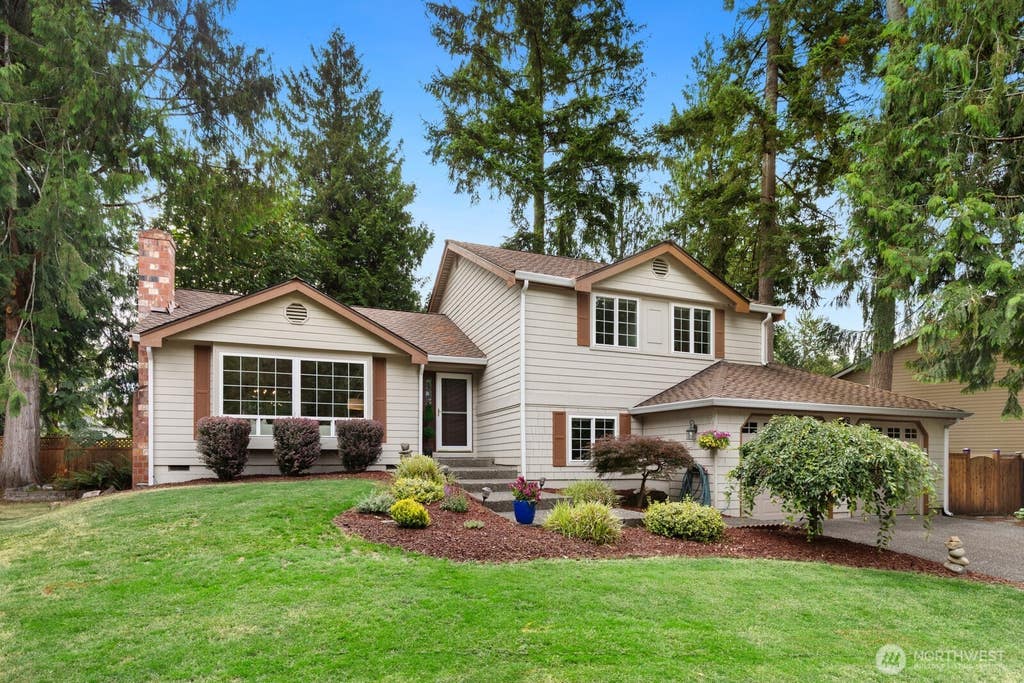 Photo of 13708 175th Ct NE CT, Redmond, WA 98052 (MLS # 2570425)