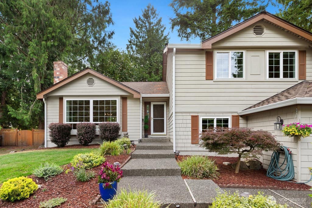 Photo of 13708 175th Ct NE CT, Redmond, WA 98052 (MLS # 2570425)
