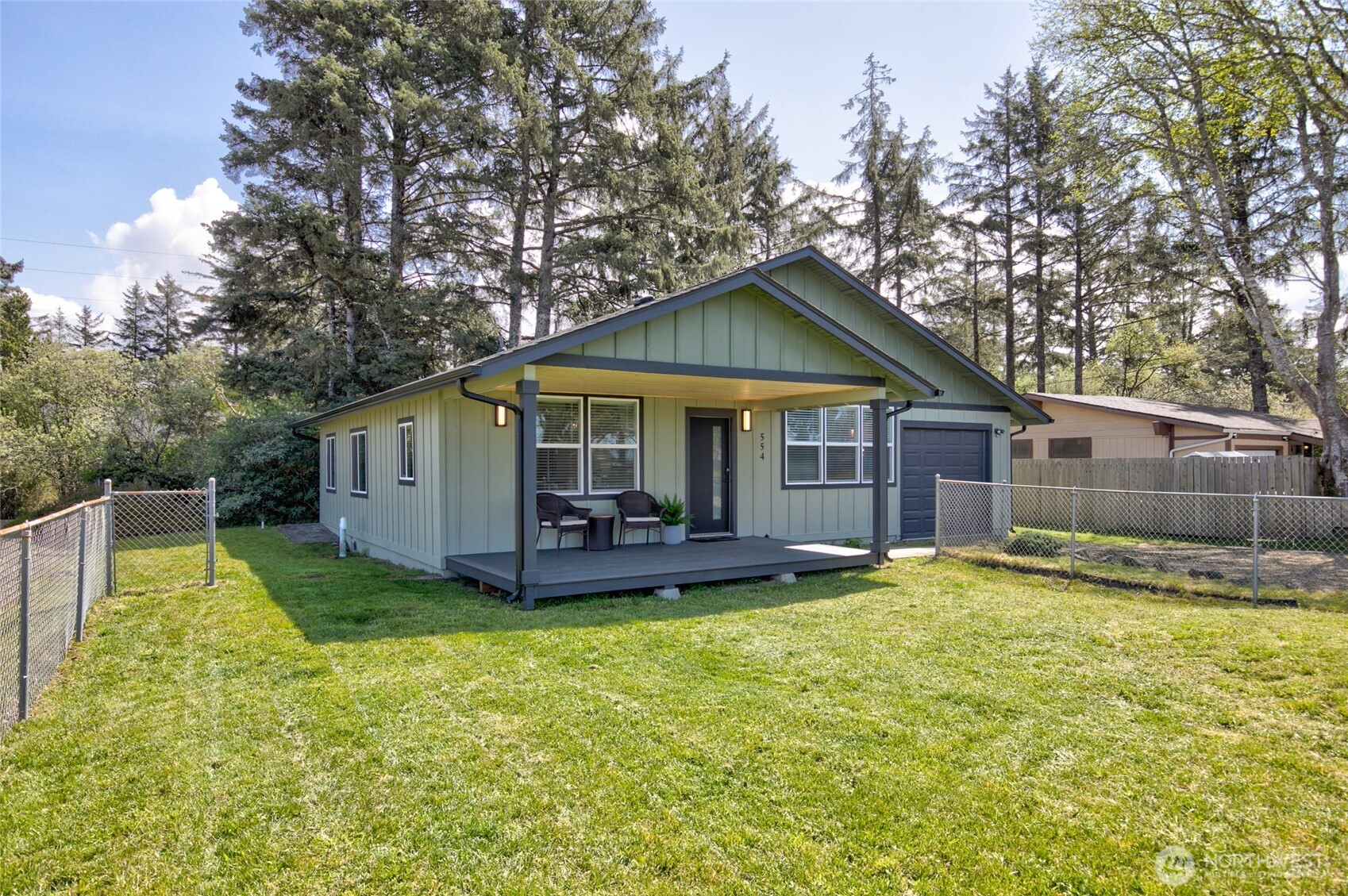 554 Puffin Avenue NE
