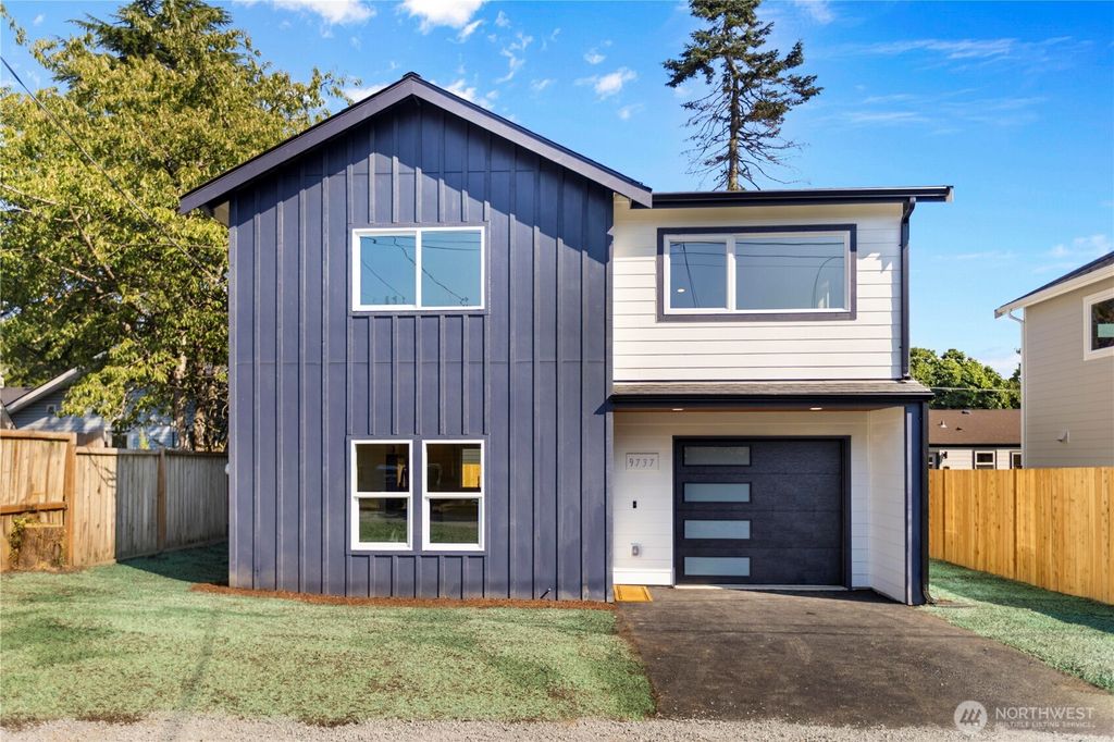 Photo of 9737 Evanston Avenue N, Seattle, WA 98103 (MLS # 2432998)