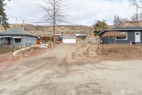 Photo of 919 E Johnson(Lot 11) Avenue, Chelan, WA 98816 (MLS # 2472785)