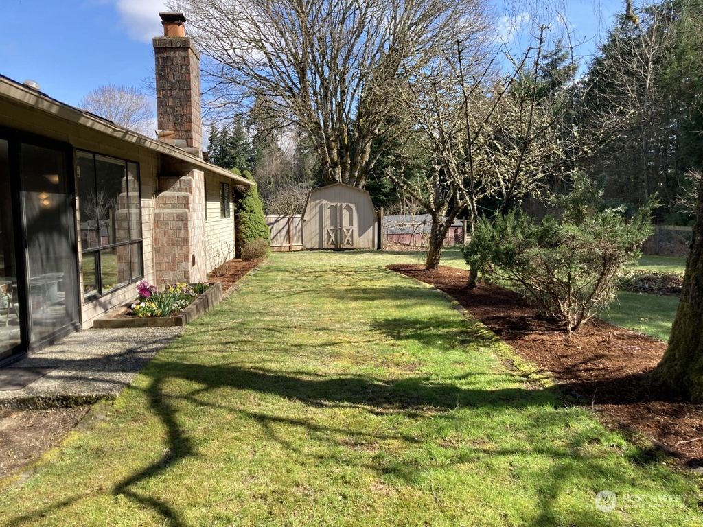 Photo of 6005 148th Circle NE, Redmond, WA 98052 (MLS # 2048800)