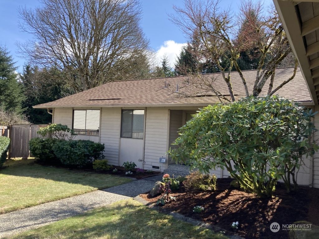 Photo of 6005 148th Circle NE, Redmond, WA 98052 (MLS # 2048800)
