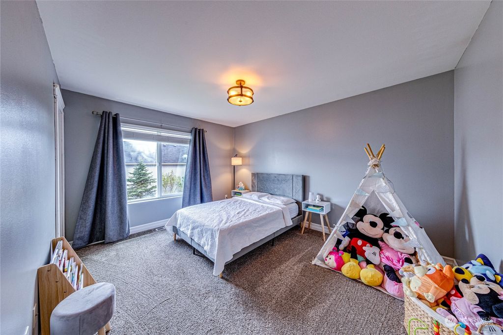 listing image 9368371730760421103