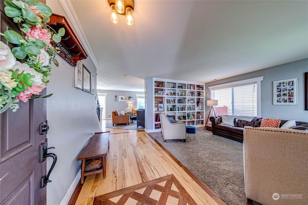 listing image 9365296834697303064