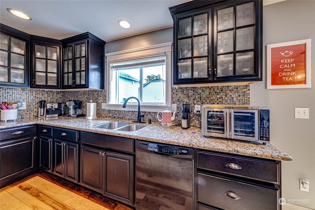 listing image 9366735026206794044