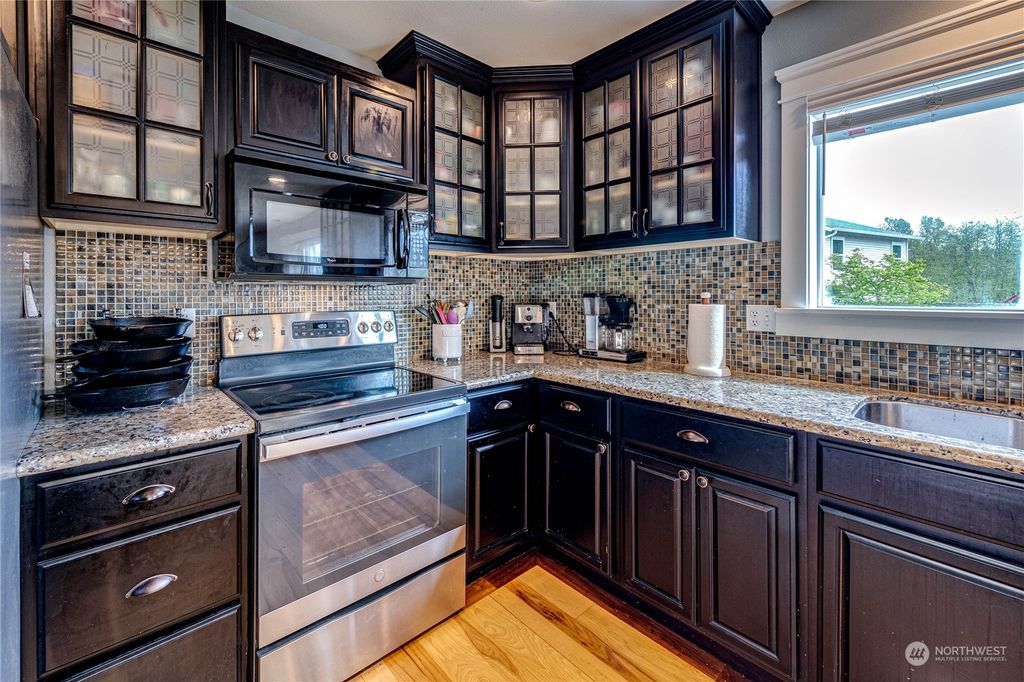 listing image 9367492544185459663