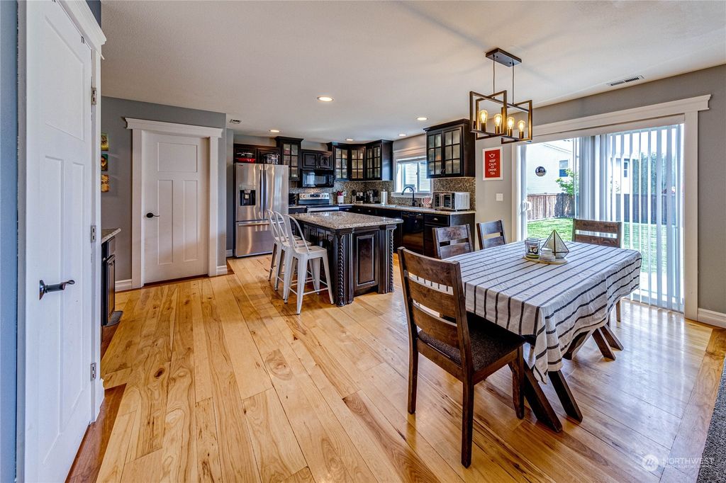 listing image 9364043058856731530
