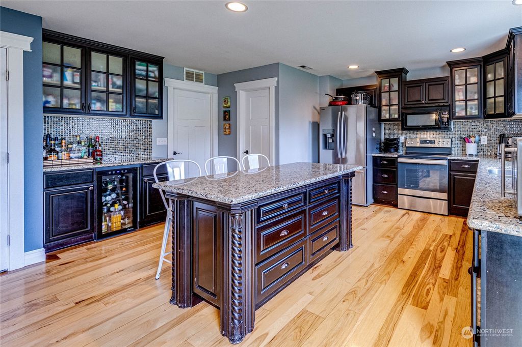 listing image 9363354044561348300