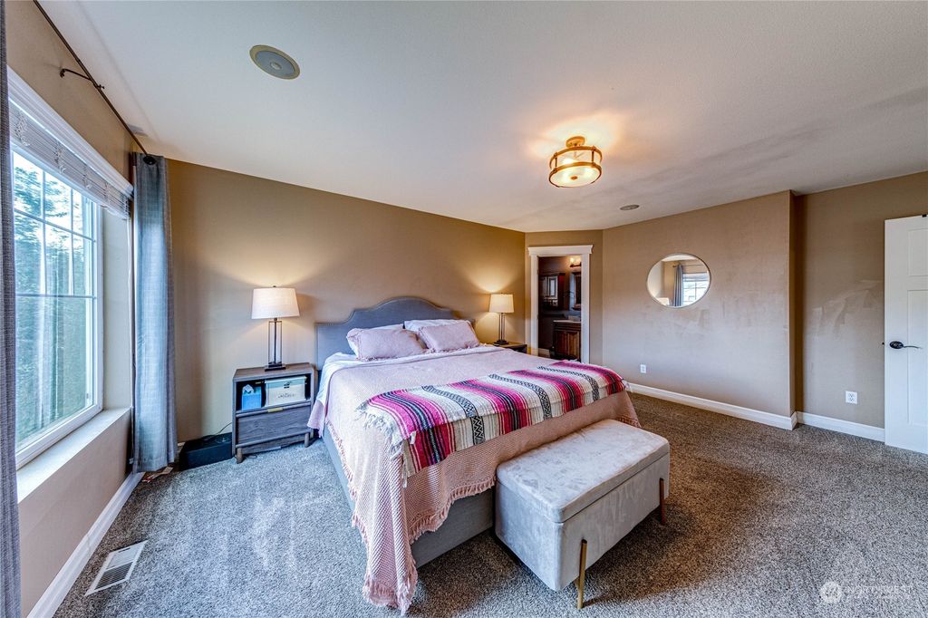 listing image 9369191729553715547