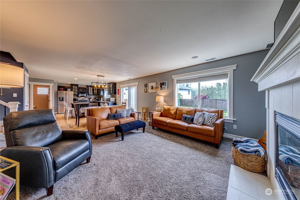 listing image 9360944800574818924
