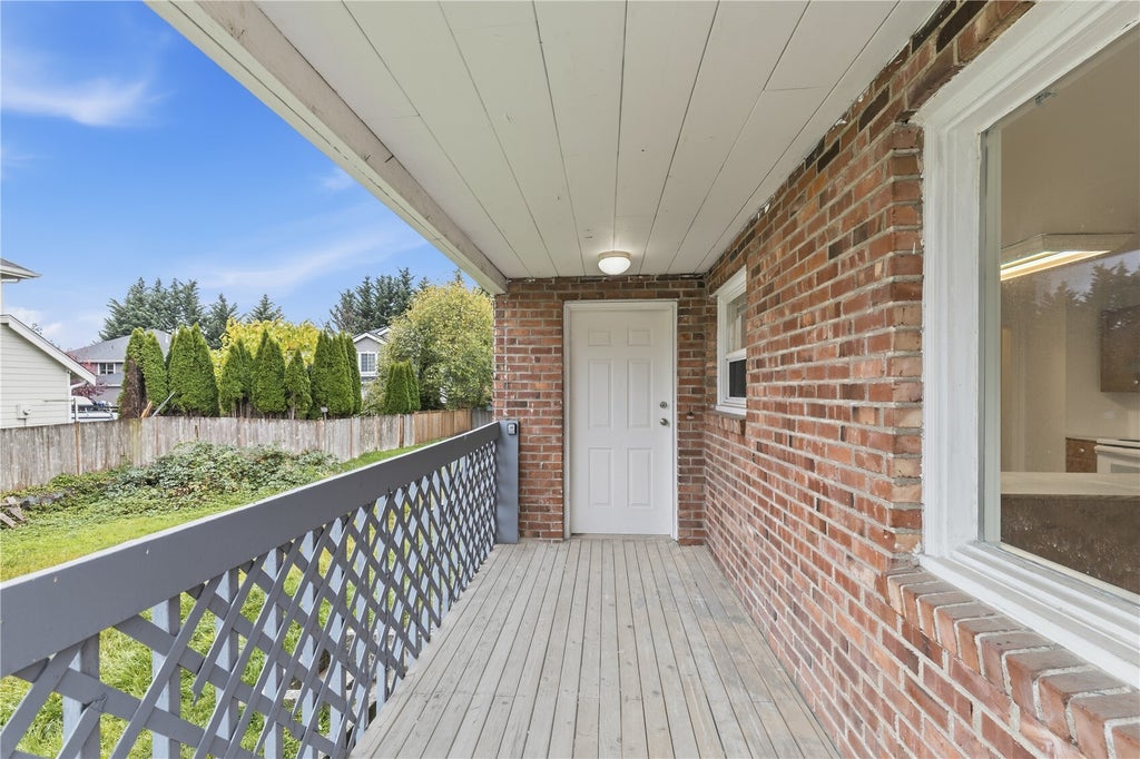 Photo of 5415 NE 4th Street Street, Renton, WA 98059 (MLS # 2598339)