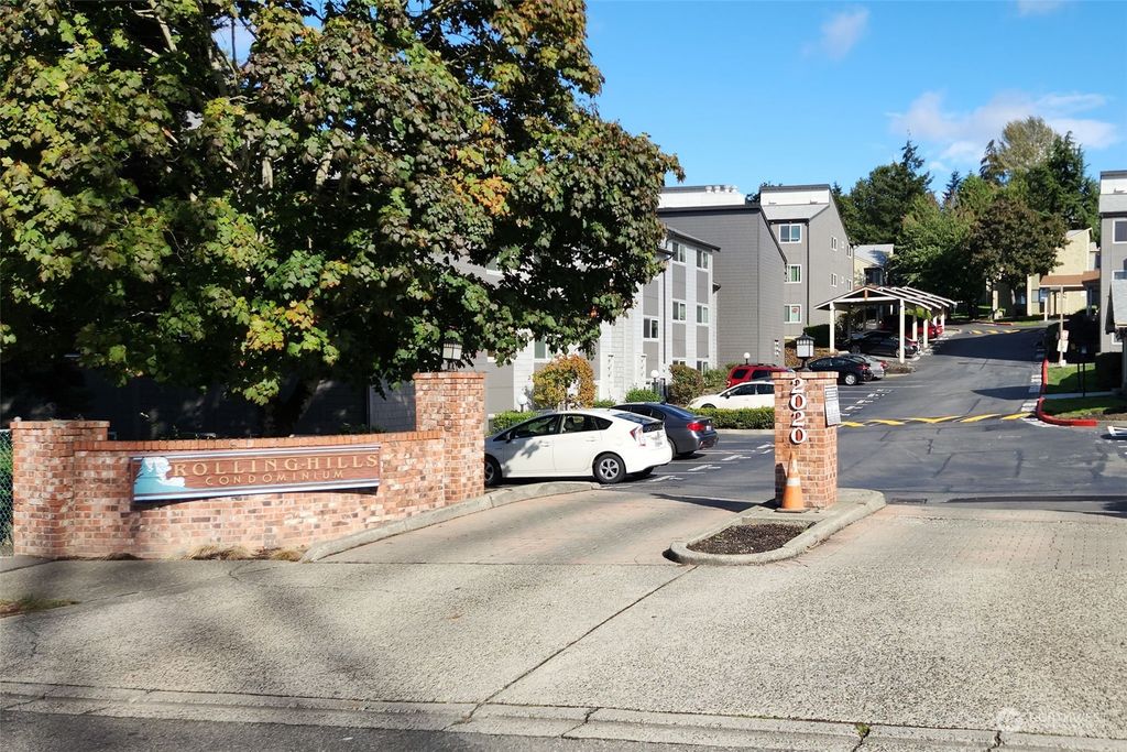 Photo of 2020 Grant Avenue S #L103, Renton, WA 98055 (MLS # 2299303)