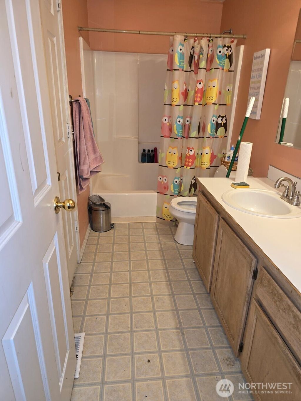 Photo of 1908 Mulberry Lane, Wenatchee, WA 98801 (MLS # 2446397)