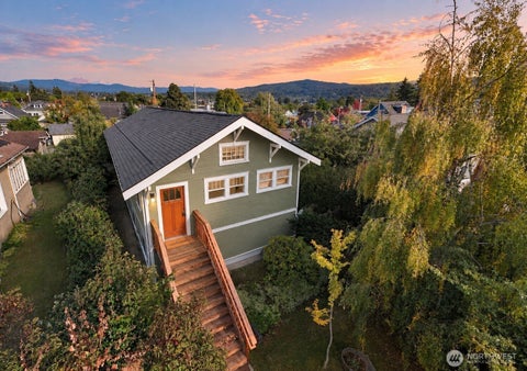 Photo of 2510 Grant Street, Bellingham, WA 98225 (MLS # 2579664)
