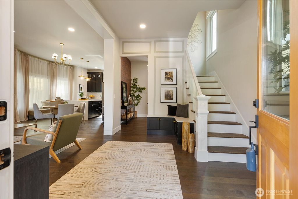 Photo of 421 Malden Avenue E, Seattle, WA 98112 (MLS # 2448502)