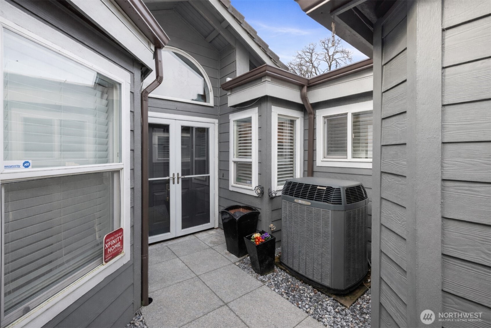 7336 Steilacoom Boulevard SW