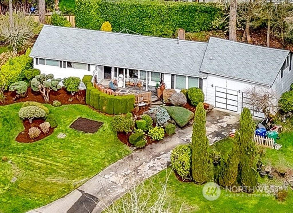Photo of 18194 Brittany Drive SW, Normandy Park, WA 98166 (MLS # 2214618)