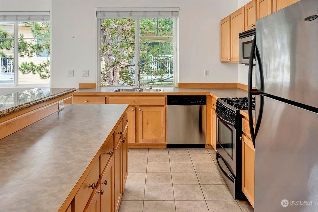 Photo of 501 225th Lane NE #G301, Sammamish, WA 98074 (MLS # 2170716)