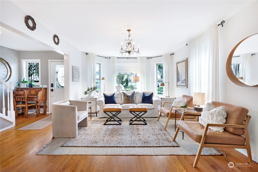 Photo of 828 Pine Avenue, Snohomish, WA 98290 (MLS # 2039593)