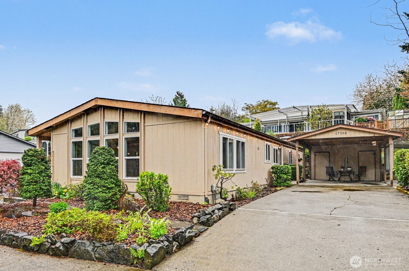 17308 Woodcrest Drive NE