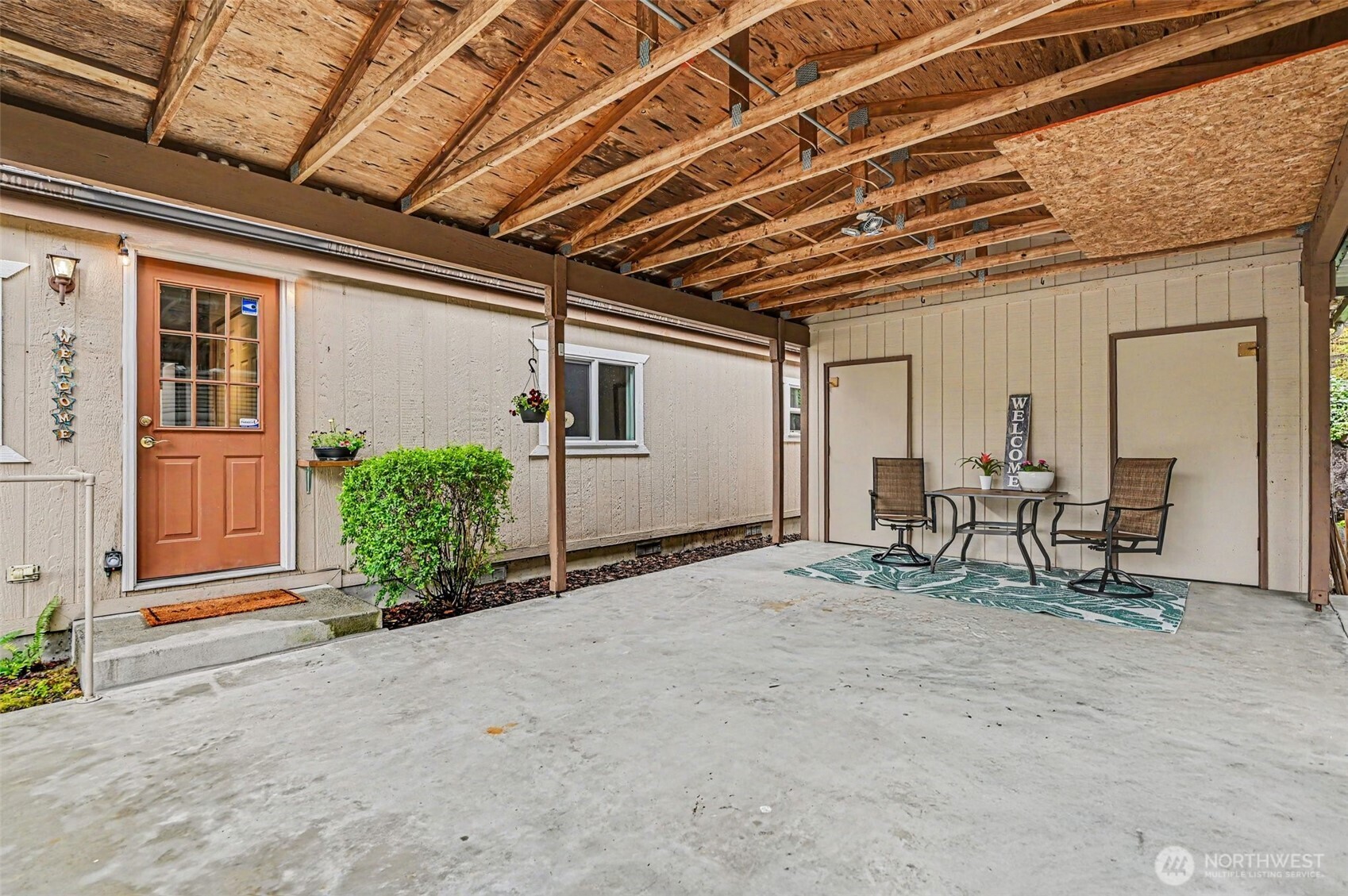 17308 Woodcrest Drive NE