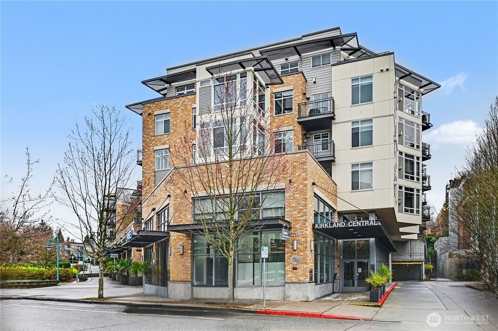Photo of 211 Kirkland Ave Ave #421, Kirkland, WA 98033 (MLS # 2493010)